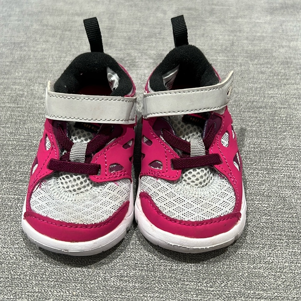 Nike Free Run 2 Toddler's Shoes size 4C Pure Platinum-Pink Prime-Sangria-Black